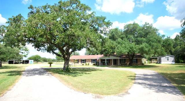 Photo of 1706 Slaughter House Rd, Flatonia, TX 78941