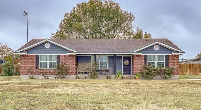 Photo of 602 N Pouncey St, Smiley, TX 78159