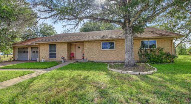 Photo of 1402 Herder Ave, Schulenburg, TX 78956
