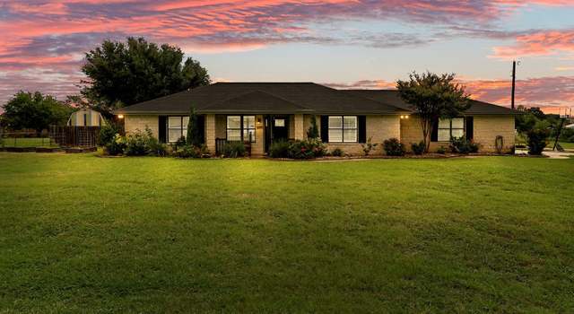 Photo of 802 N 6th St, Jarrell, TX 76537