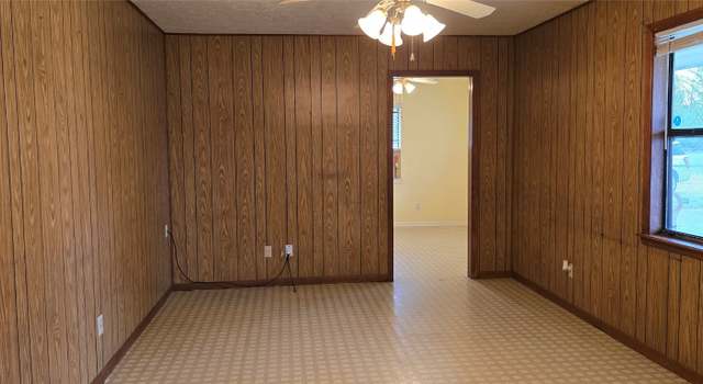 Photo of 701 Burleson St, Rockdale, TX 76567