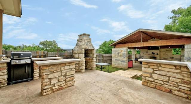 Property at 318 Dark Horse Ln, Buda, TX 78610, 4 beds, 2 baths