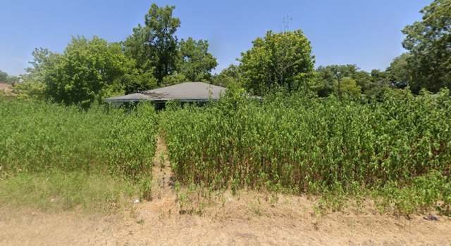 Photo of 813 Live Oak St, Marlin, TX 76661