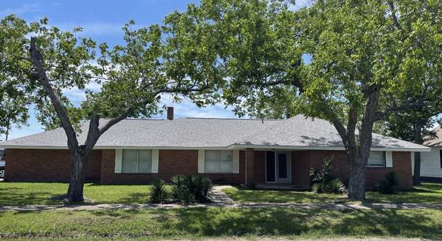 Photo of 441 E Clark St, Bartlett, TX 76511