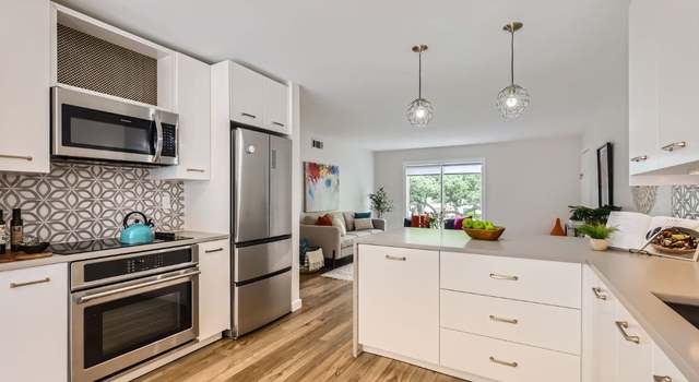 Photo of 5326 Balcones Dr Unit B, Austin, TX 78731