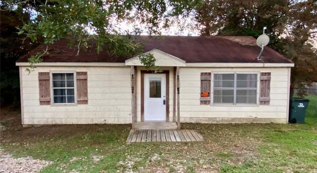 Photo of 137 Chickasaw St, Smithville, TX 78957