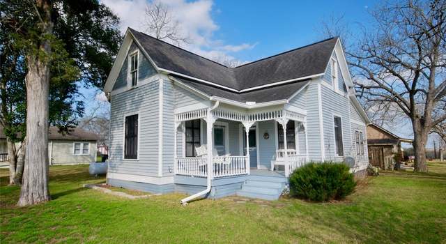 Photo of 307 S Hackberry St, Moulton, TX 77975