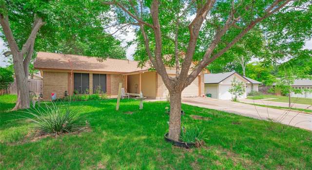 Photo of 10206 Oak Hollow Cir, Austin, TX 78758