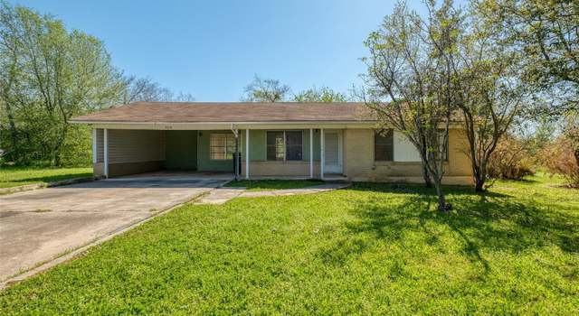 Photo of 304 Park Ave, Luling, TX 78648
