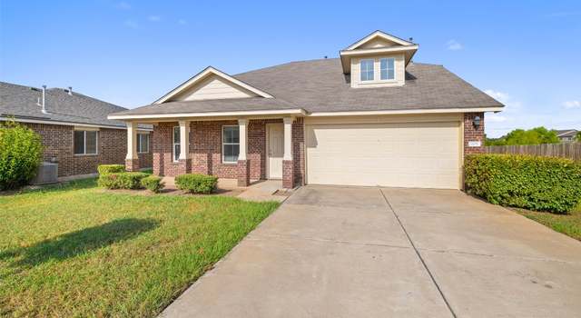 Photo of 205 N Hunting Lodge Ln, Bastrop, TX 78602