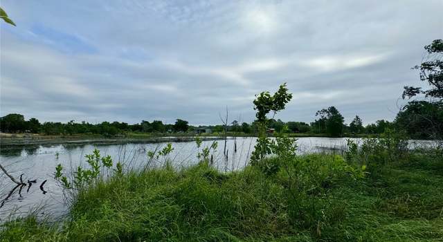 Photo of 339 Lake View Dr, Cedar Creek, TX 78612