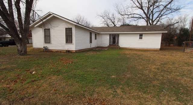 Photo of 1102 W Sunset St, San Saba, TX 76877
