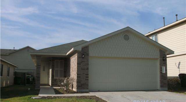 Photo of 17821 Majestic Elm Ln, Elgin, TX 78621