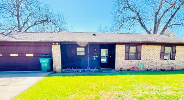 Photo of 330 E Milam St, La Grange, TX 78945