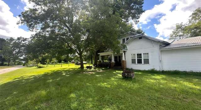 Photo of 321 Douglas St, Lexington, TX 78947