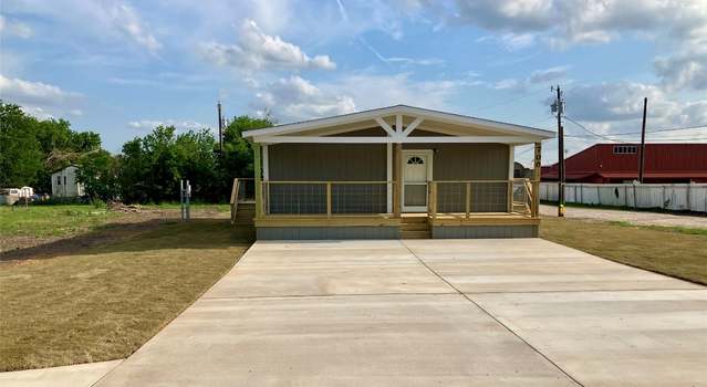 Photo of 700 E Pecan St, Granger, TX 76530