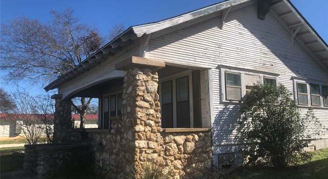 Photo of 618 E Lampasas St, Lometa, TX 76853