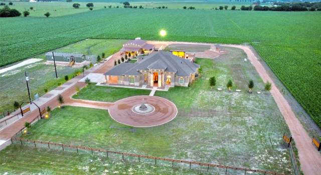 Photo of 2400 Allison Rd, Martindale, TX 78655