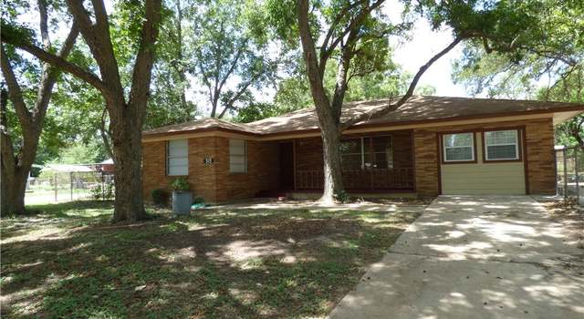 Photo of 515 Holly Dr, Rockdale, TX 76567