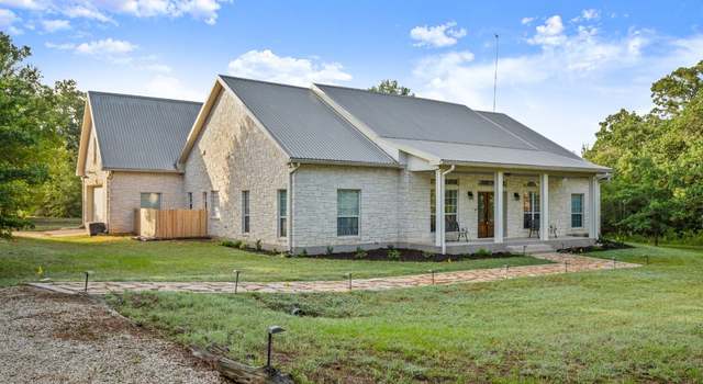 Photo of 301 The Oaks Blvd, Elgin, TX 78621