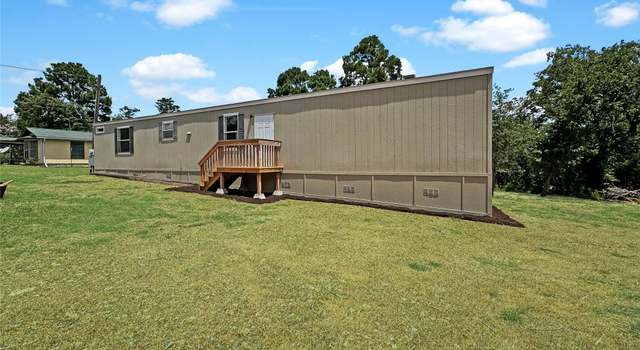 Photo of 110 Kiowa Dr, Smithville, TX 78957