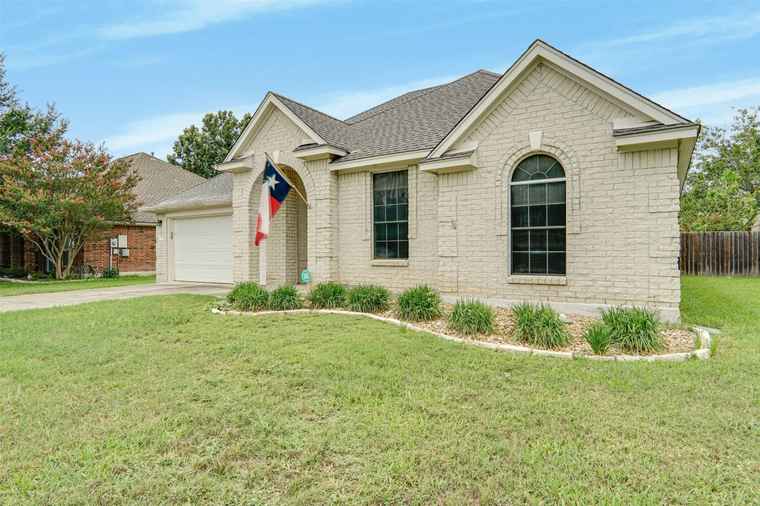 Photo of 518 Walnut Heights Blvd New Braunfels, TX 78130