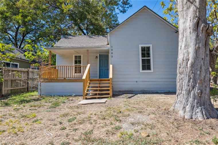 Photo of 1002 S 2nd St Temple, TX 76504