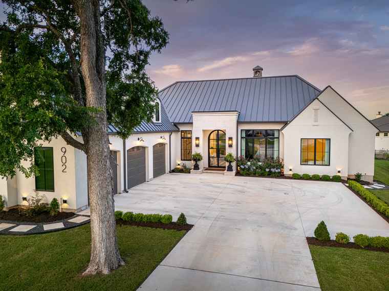 Photo of 902 Cimarron Hills Trl W Georgetown, TX 78628