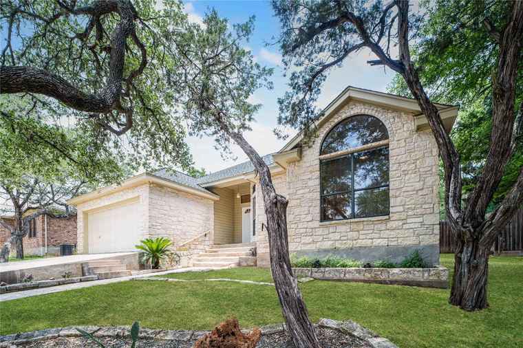 Photo of 2203 Lancaster St San Marcos, TX 78666