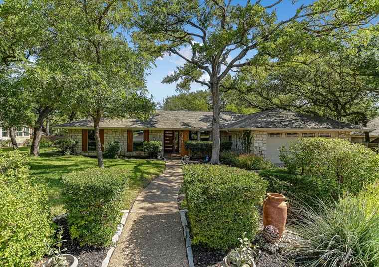 Photo of 9404 Topridge Dr Austin, TX 78750