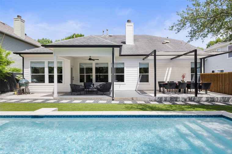 Photo of 9600 Prescott Dr Austin, TX 78749