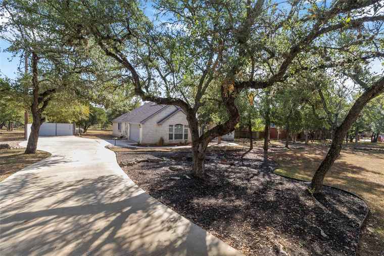 Photo of 1014 Mountain View Dr San Marcos, TX 78666