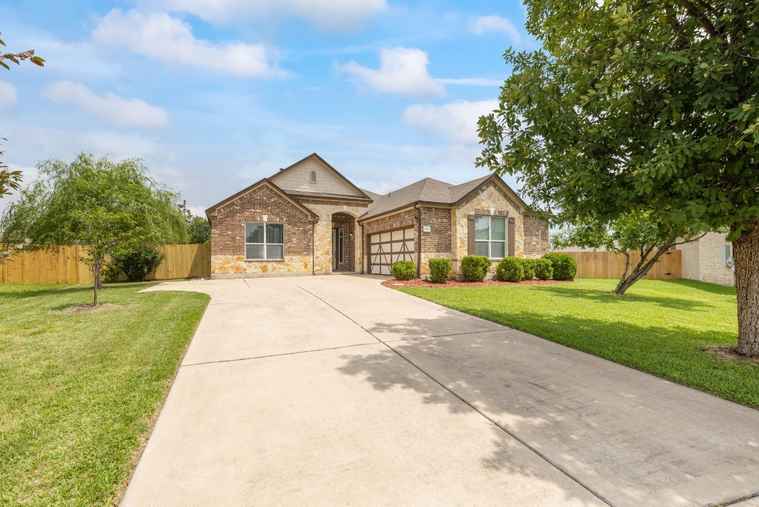 Photo of 18312 Hickory Bark Ct Pflugerville, TX 78660