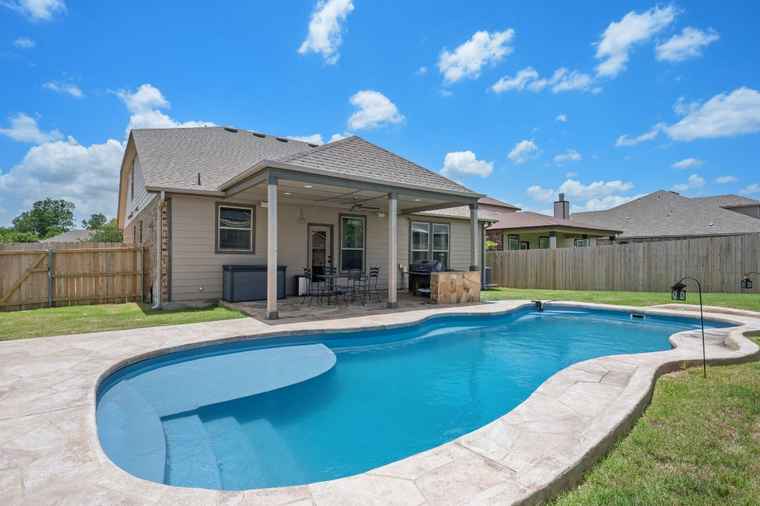 Photo of 1012 Autumn Sage Way Pflugerville, TX 78660