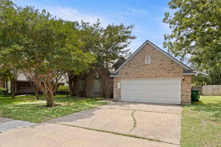 Photo of 1210 Brophy Dr Pflugerville, TX 78660
