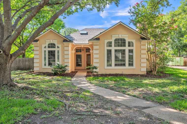 Photo of 7 Hillway Dr Round Rock, TX 78664