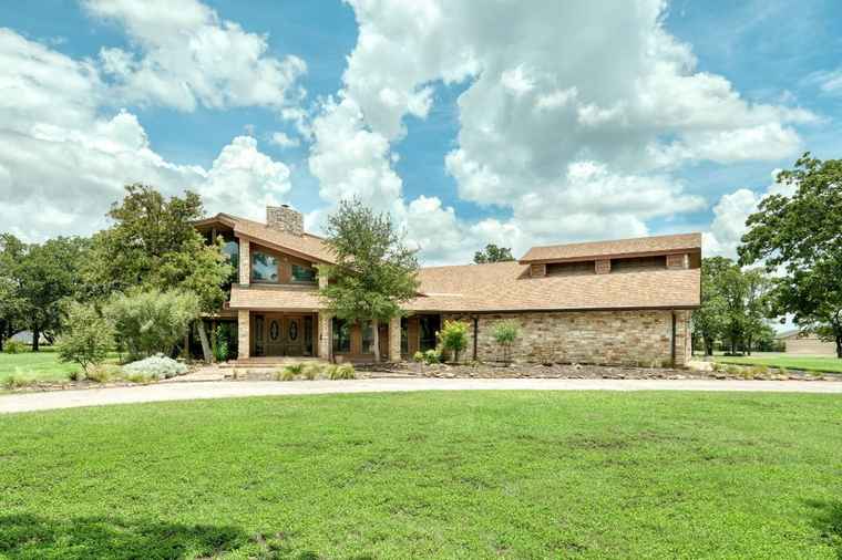 Photo of 700 Breakaway Rd Cedar Park, TX 78613