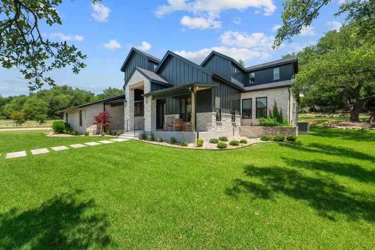 Photo of 10600 Ozark Trl Austin, TX 78750
