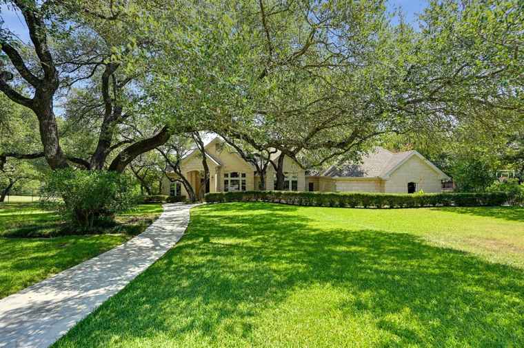 Photo of 1104 Blackacre Trl West Lake Hills, TX 78746