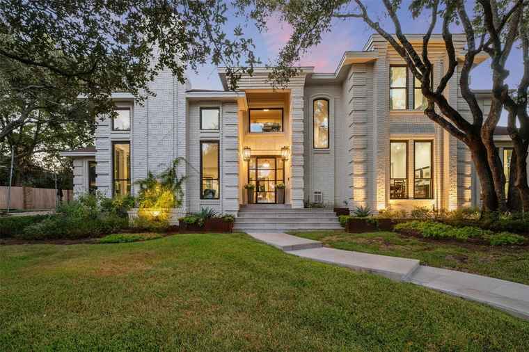 Photo of 507 Konstanty Cir West Lake Hills, TX 78746