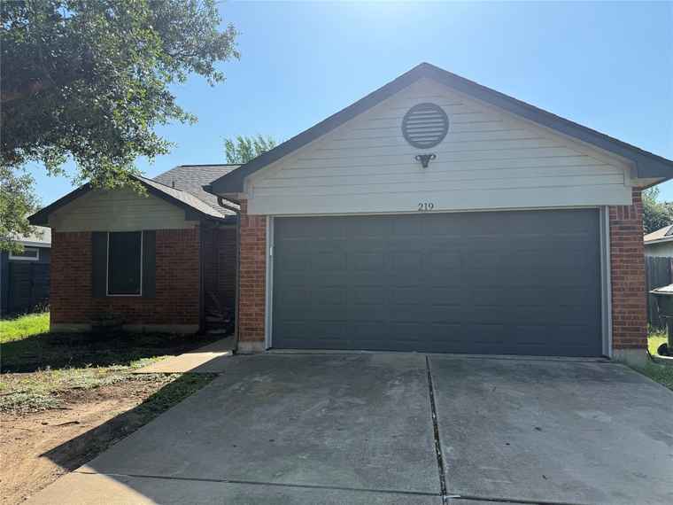 Photo of 219 Juniper Dr Georgetown, TX 78626