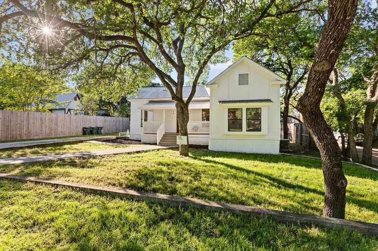 Photo of 206 Yale St San Marcos, TX 78666