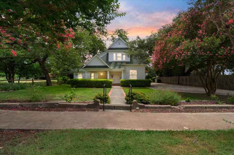 Photo of 1253 W San Antonio St San Marcos, TX 78666