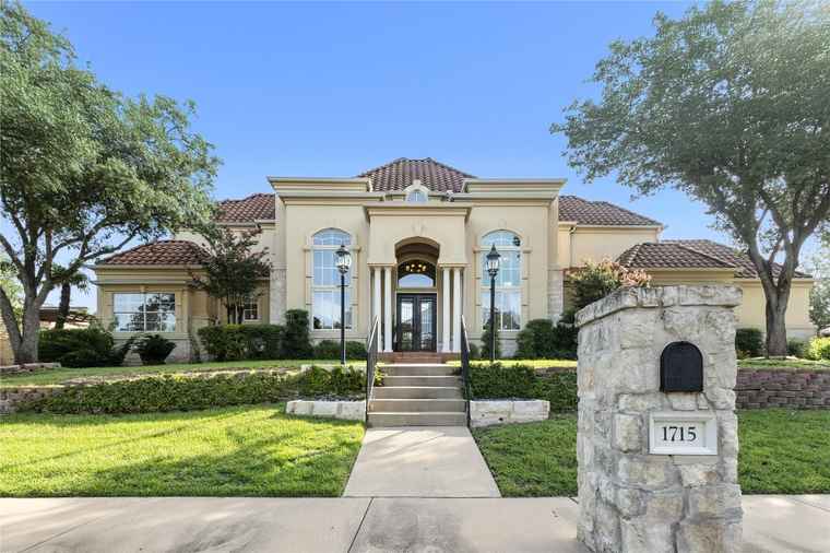 Photo of 1715 Palisades Pointe Ln Austin, TX 78738