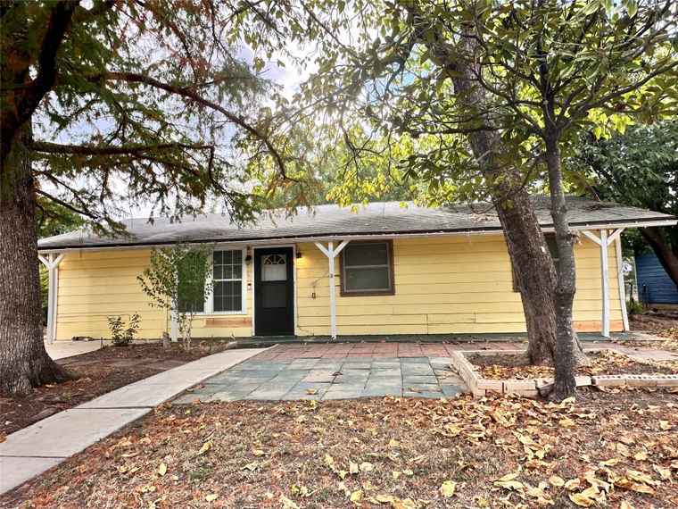 Photo of 102 Lockwood St San Marcos, TX 78666