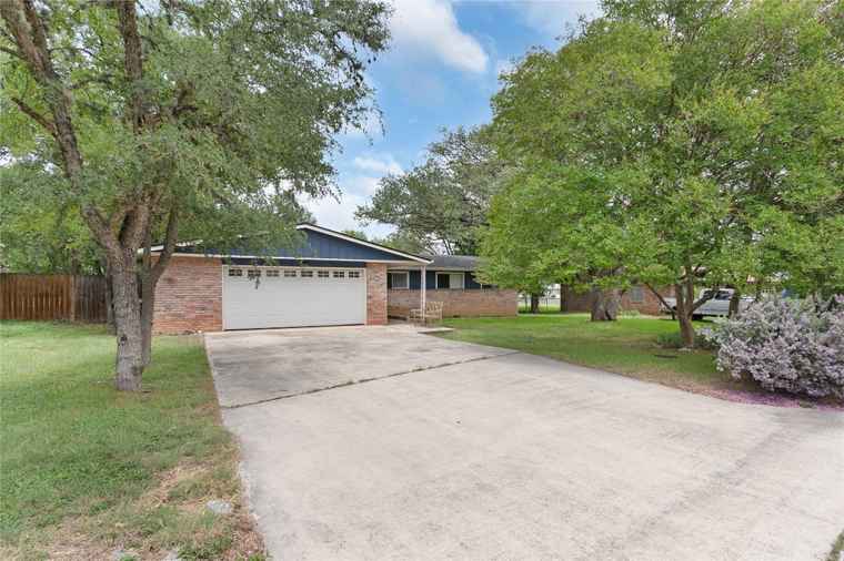 Photo of 614 Dartmouth St San Marcos, TX 78666