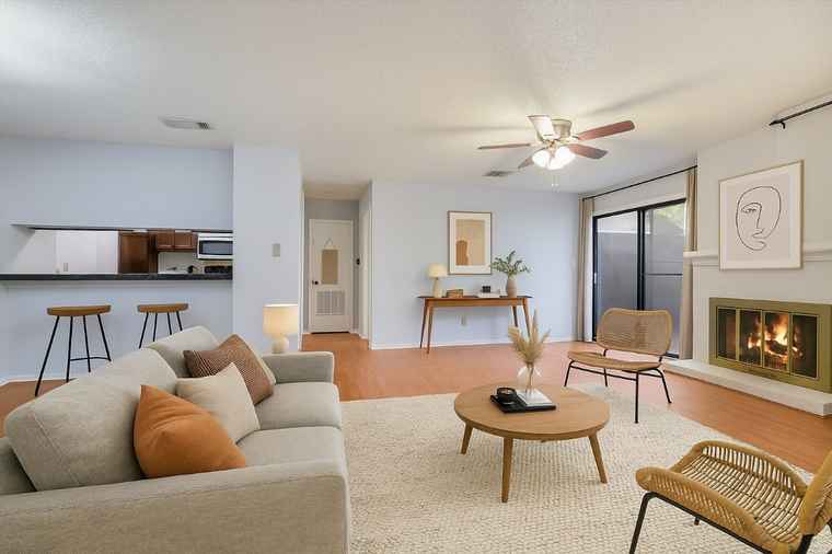 Photo of 1202 Thorpe Ln #407 San Marcos, TX 78666