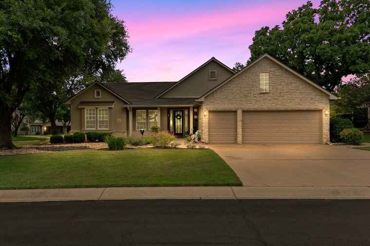 Photo of 107 Lone Star Dr Georgetown, TX 78633