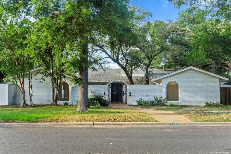 Photo of 4202 N Hills Dr Austin, TX 78731