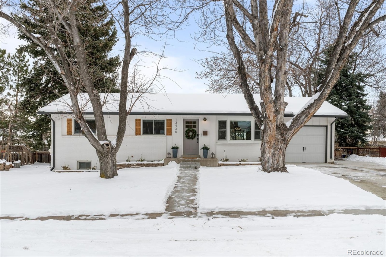 st tail  ナイデッカー CASCADE W WHITE 23 13438 W 23rd Pl, Golden, CO 80401 | Redfin